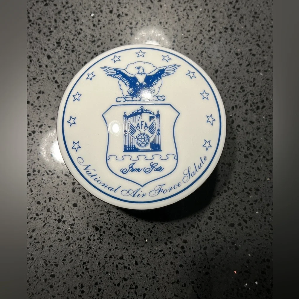 National Air Force salute trinket box‎
